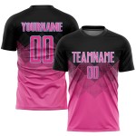 Maglia da calcio personalizzata con stampa a sublimazione a forma quadrata, sfumata rosa nera-azzurra Maglia da calcio personalizzata con stampa a sublimazione a forma quadrata, sfumata rosa nera-azzurra